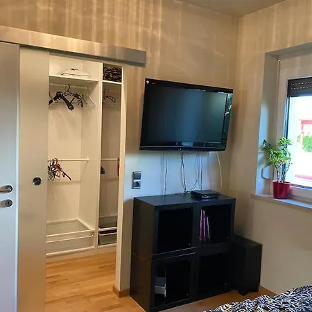 Vermiete Wunderschoenes Mit Garten In Woerthersee-naehe Apartment Klagenfurt am Woerthersee