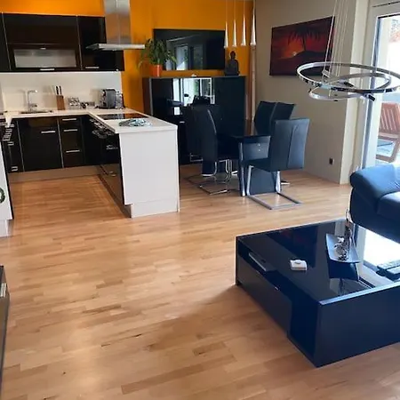 Vermiete Wunderschoenes Mit Garten In Woerthersee-naehe Apartman